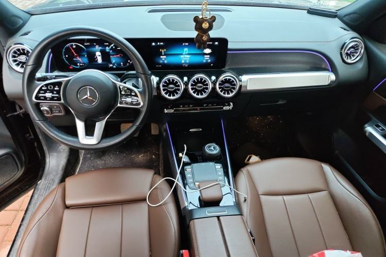 Used Mercedes-Benz GLB 2023 GLB 220 Sport Edition Center Console