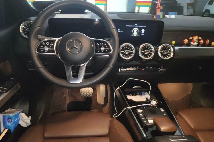 Used Mercedes-Benz GLB 2023 GLB 220 Fashion Model Center Console