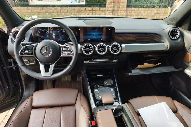 Used Mercedes-Benz GLB 2023 GLB 220 Fashion Model Center Console