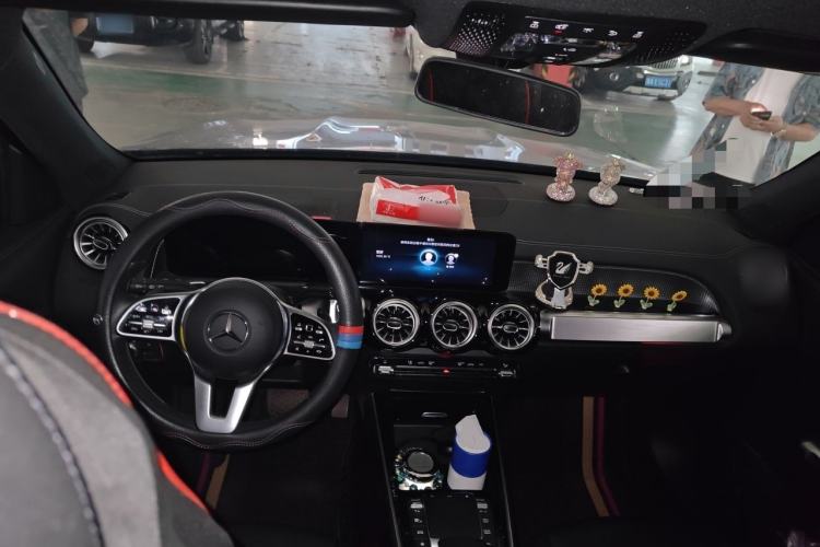 Used Mercedes-Benz GLB 2023 GLB 220 Sport Edition Center Console