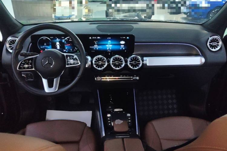 Used Mercedes-Benz GLB 2023 GLB 220 Sport Edition Center Console