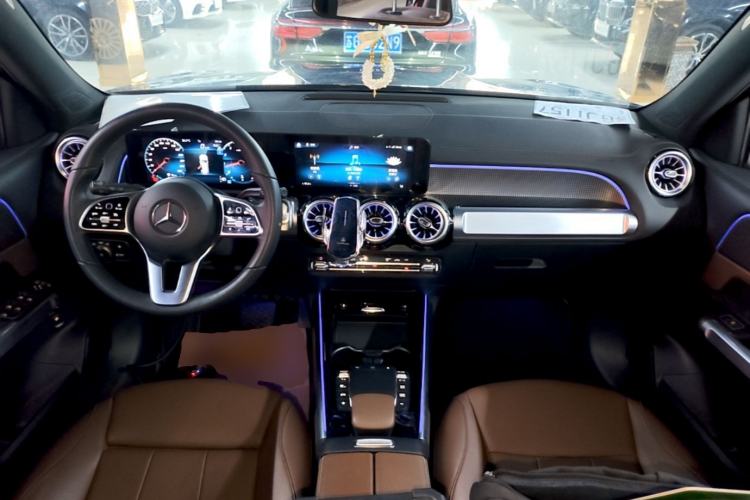 Used Mercedes-Benz GLB 2023 GLB 220 Sport Edition Center Console