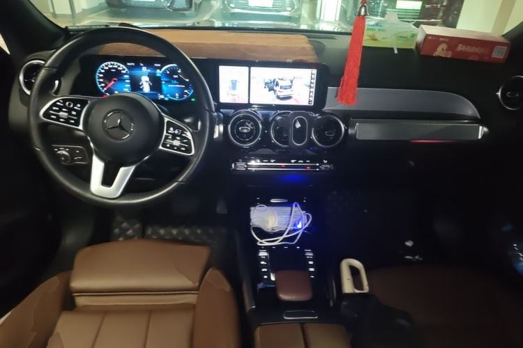Used Mercedes-Benz GLB 2023 GLB 200 Fashion Model Center Console