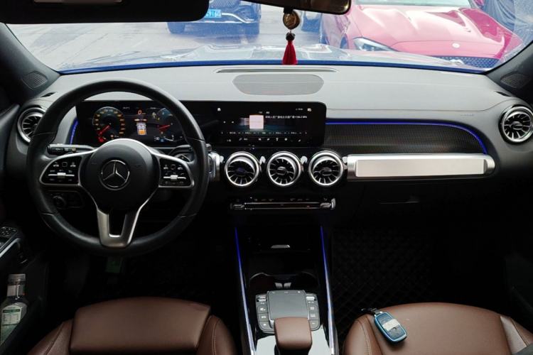 Used Mercedes-Benz GLB 2023 GLB 220 Sport Edition Center Console