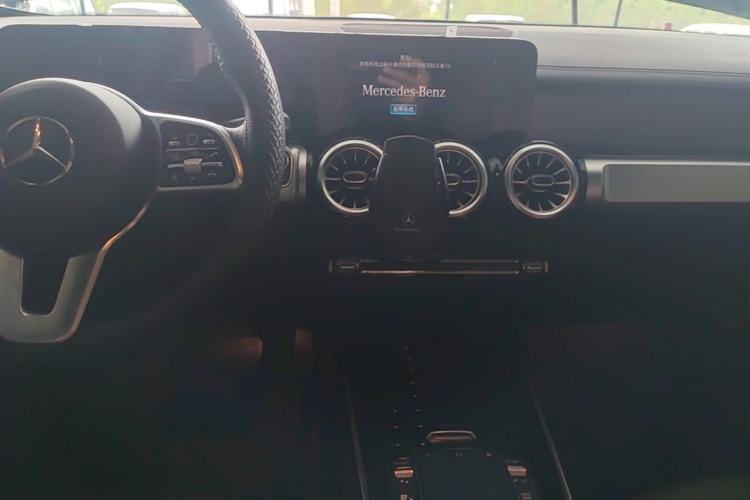 Used Mercedes-Benz GLB 2023 GLB 220 Fashion Model Center Console