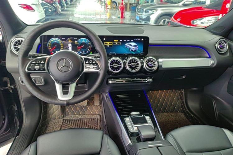 Used Mercedes-Benz GLB 2023 GLB 220 Sport Edition Center Console