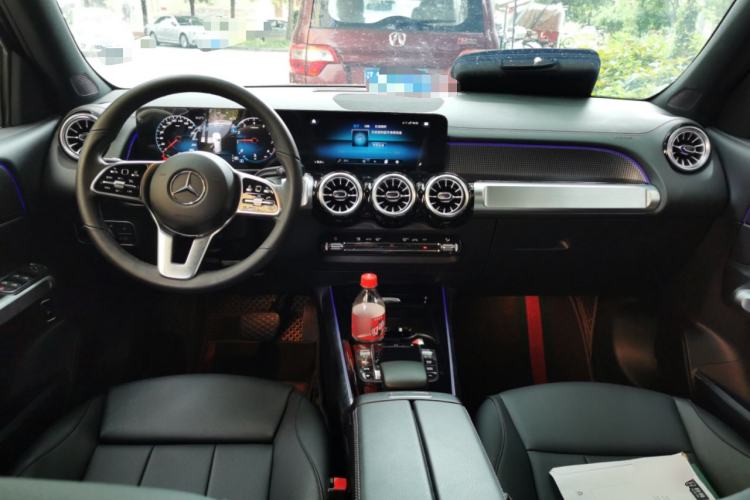 Used Mercedes-Benz GLB 2023 GLB 220 Sport Edition Center Console