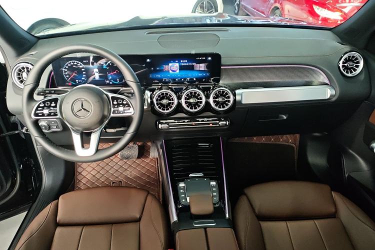 Used Mercedes-Benz GLB 2023 GLB 220 Fashion Model Center Console
