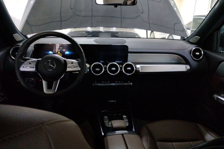 Used Mercedes-Benz GLB 2023 GLB 200 Dynamic Edition Center Console