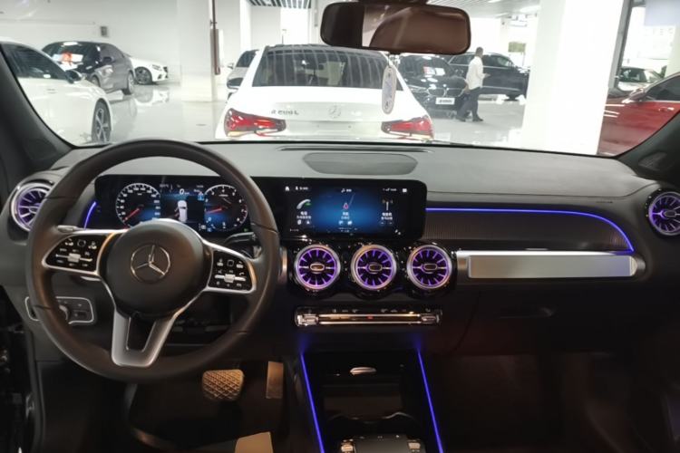 Used Mercedes-Benz GLB 2023 GLB 220 Fashion Model Center Console