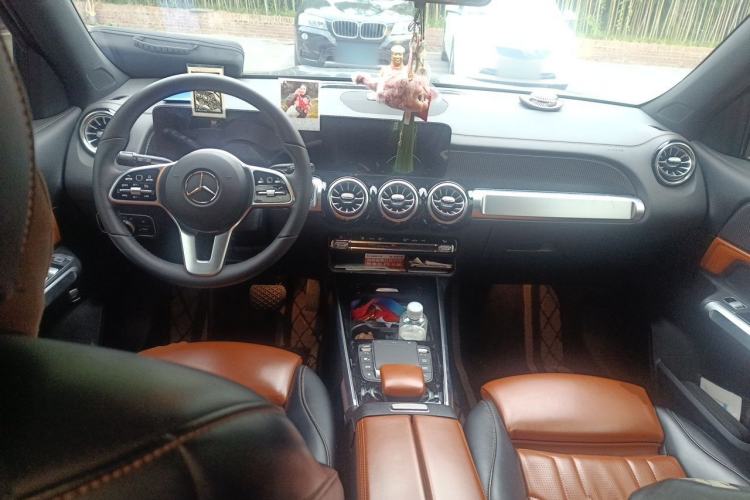 Used Mercedes-Benz GLB 2023 GLB 220 Fashion Model Center Console