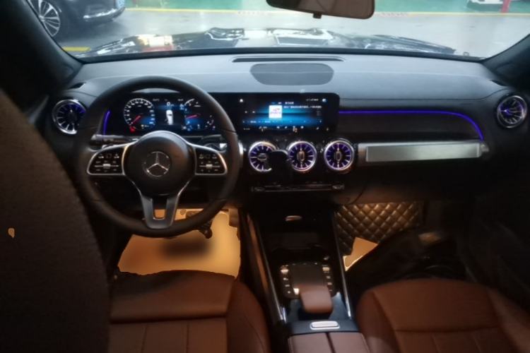 Used Mercedes-Benz GLB 2023 GLB 220 Sport Edition Center Console