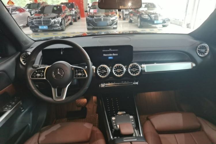 Used Mercedes-Benz GLB 2023 GLB 220 Fashion Model Center Console