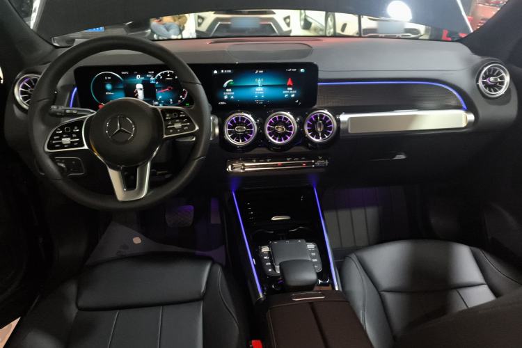 Used Mercedes-Benz GLB 2023 GLB 220 Sport Edition Center Console