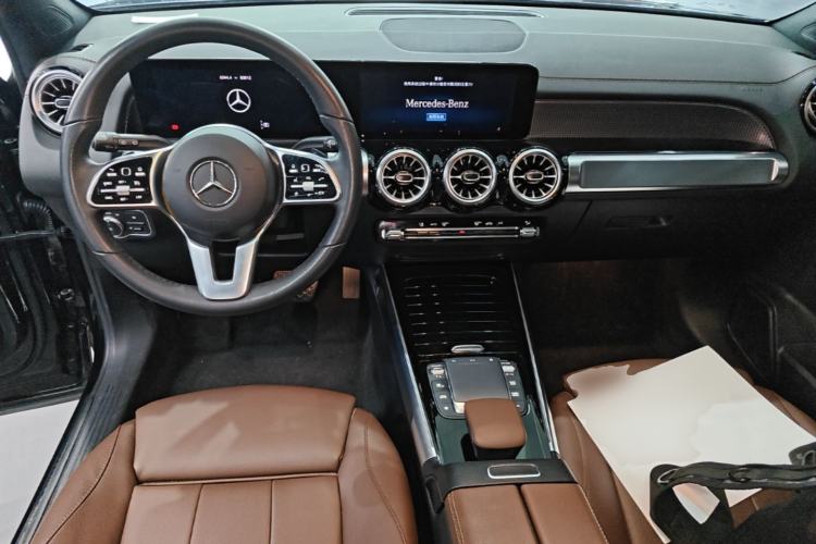 Used Mercedes-Benz GLB 2023 GLB 220 Fashion Model Center Console