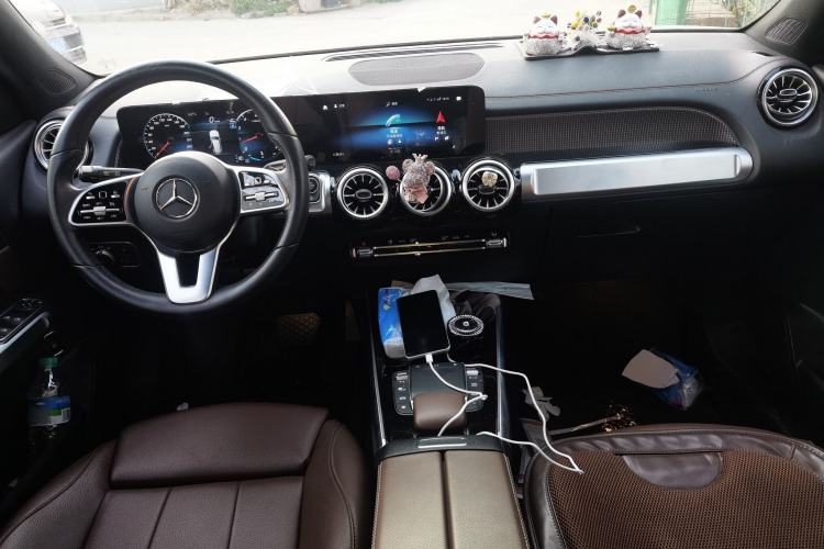 Used Mercedes-Benz GLB 2023 GLB 220 Sport Edition Center Console