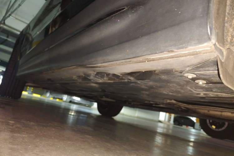 Used Mercedes-Benz GLB 2023 GLB 220 4MATIC Chassis Rear Left