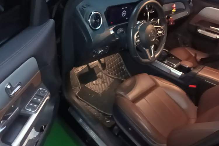 Used Mercedes-Benz GLB 2023 GLB 200 Dynamic Edition Driver Seat