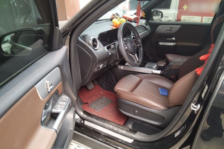 Used Mercedes-Benz GLB 2023 GLB 200 Dynamic Edition Driver Seat