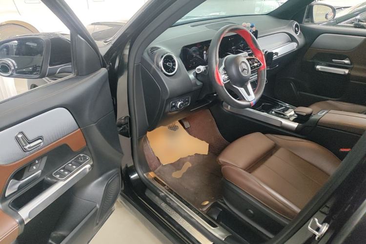 Used Mercedes-Benz GLB 2023 GLB 200 Dynamic Edition Driver Seat