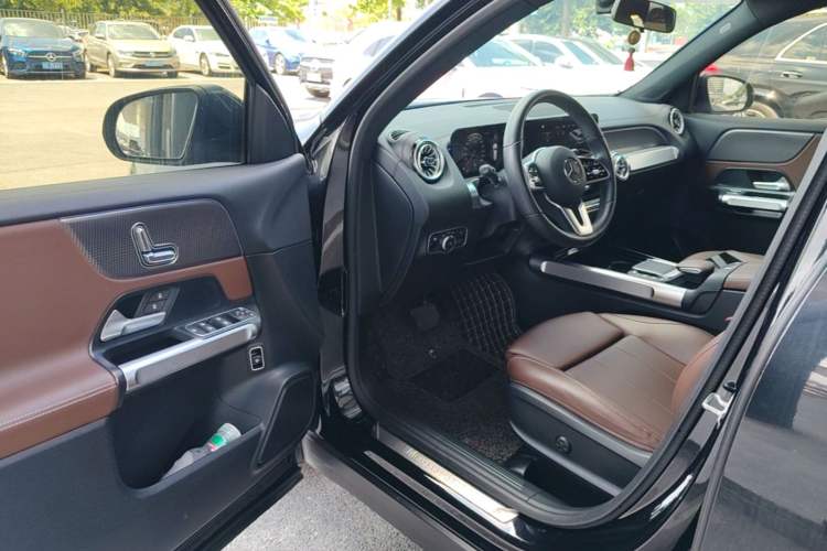 Used Mercedes-Benz GLB 2023 GLB 220 Sport Edition Driver Seat