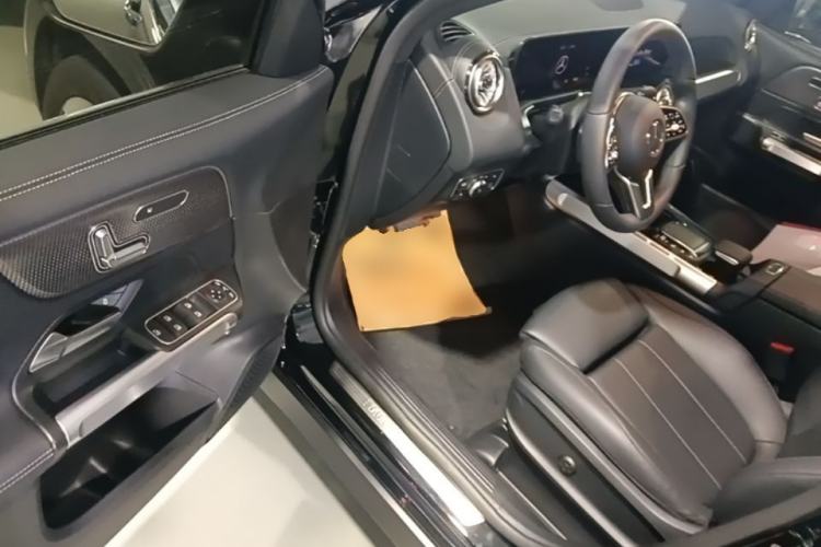 Used Mercedes-Benz GLB 2023 GLB 220 Fashion Model Driver Seat