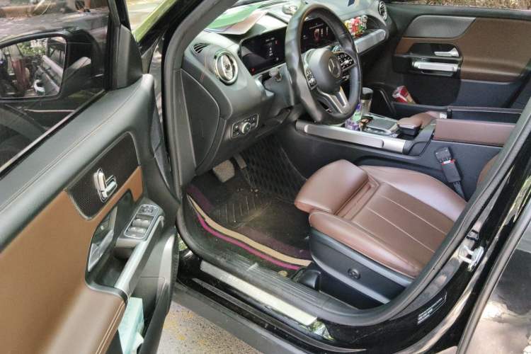 Used Mercedes-Benz GLB 2023 GLB 220 Sport Edition Driver Seat