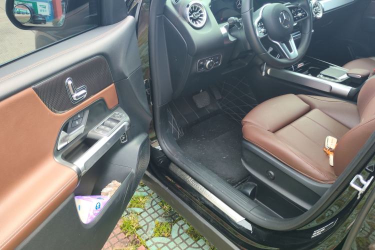 Used Mercedes-Benz GLB 2023 GLB 220 Sport Edition Driver Seat
