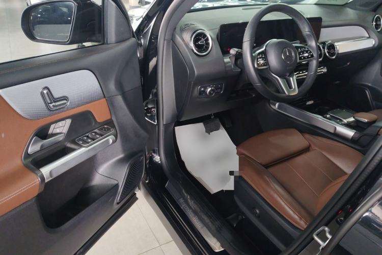 Used Mercedes-Benz GLB 2023 GLB 200 Dynamic Edition Driver Seat