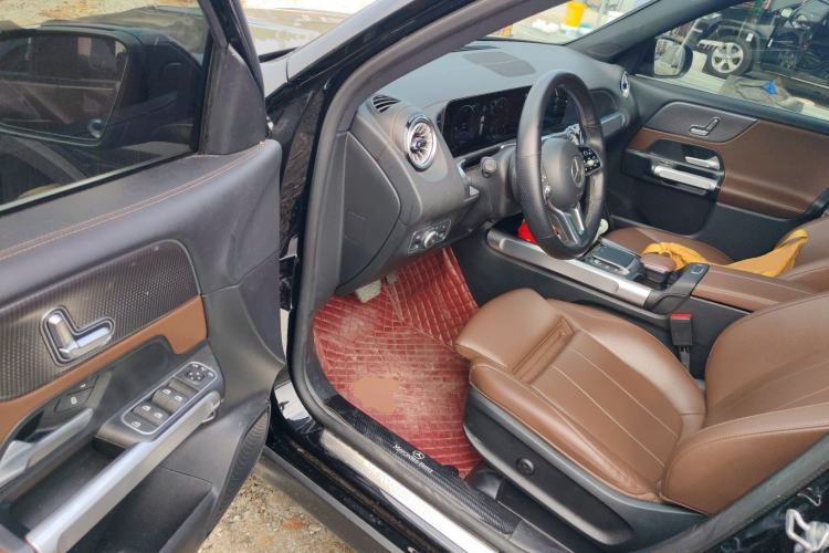 Used Mercedes-Benz GLB 2023 GLB 220 Sport Edition Driver Seat