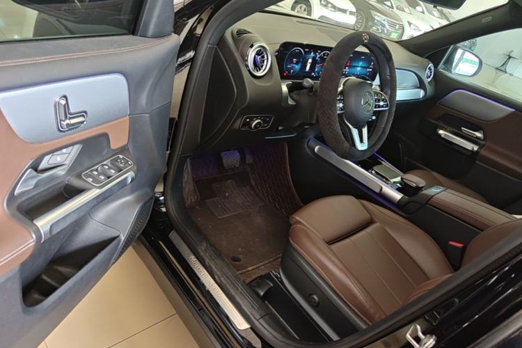 Used Mercedes-Benz GLB 2023 Refreshed GLB 200 Dynamic Edition Driver Seat