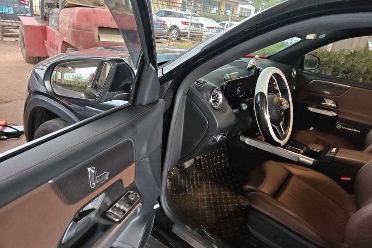 Used Mercedes-Benz GLB 2023 GLB 220 Sport Edition Driver Seat