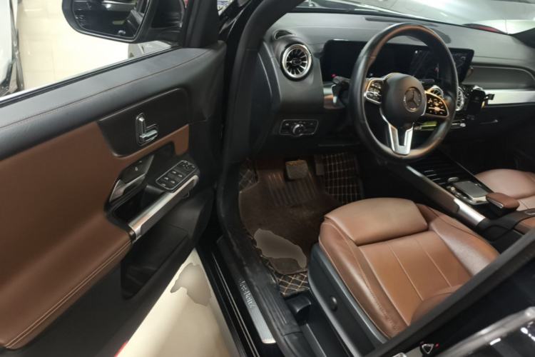 Used Mercedes-Benz GLB 2023 GLB 220 Sport Edition Driver Seat
