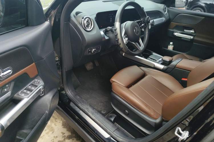 Used Mercedes-Benz GLB 2023 GLB 220 Sport Edition Driver Seat