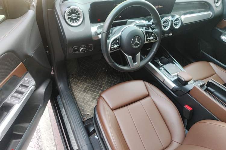 Used Mercedes-Benz GLB 2023 GLB 220 Sport Edition Driver Seat