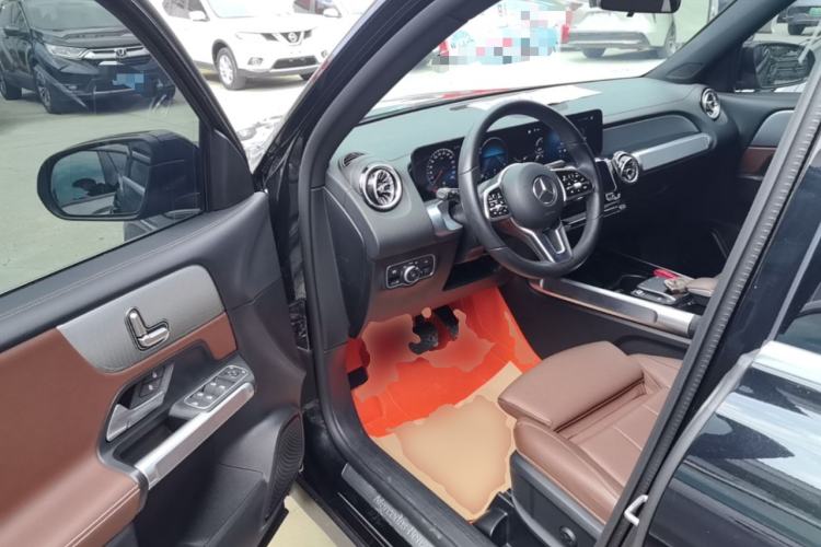 Used Mercedes-Benz GLB 2023 Refreshed GLB 200 Dynamic Edition Driver Seat