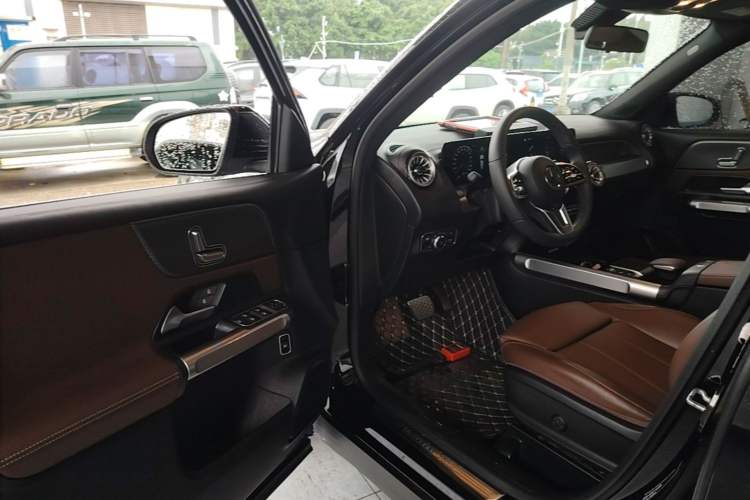 Used Mercedes-Benz GLB 2023 GLB 220 Sport Edition Driver Seat