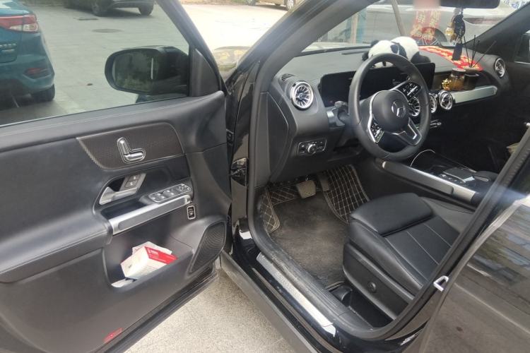 Used Mercedes-Benz GLB 2023 GLB 220 Sport Edition Driver Seat