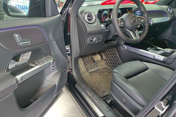 Used Mercedes-Benz GLB 2023 GLB 220 Sport Edition Driver Seat