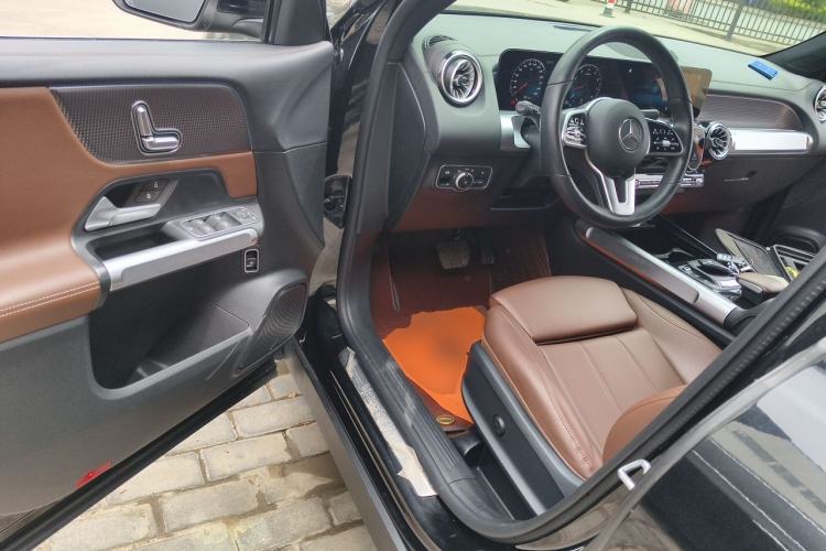 Used Mercedes-Benz GLB 2023 GLB 220 Sport Edition Driver Seat