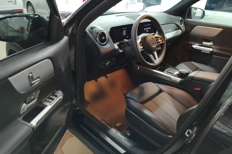 Used Mercedes-Benz GLB 2023 Refresh GLB 200 Fashion Edition Driver Seat
