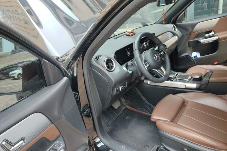 Used Mercedes-Benz GLB 2023 Refreshed GLB 200 Dynamic Edition Driver Seat