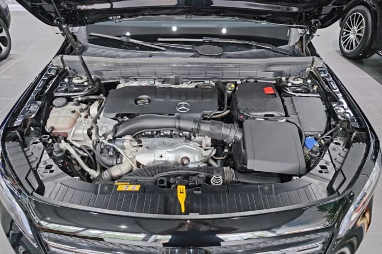 Used Mercedes-Benz GLB 2023 GLB 220 4MATIC Engine Bay