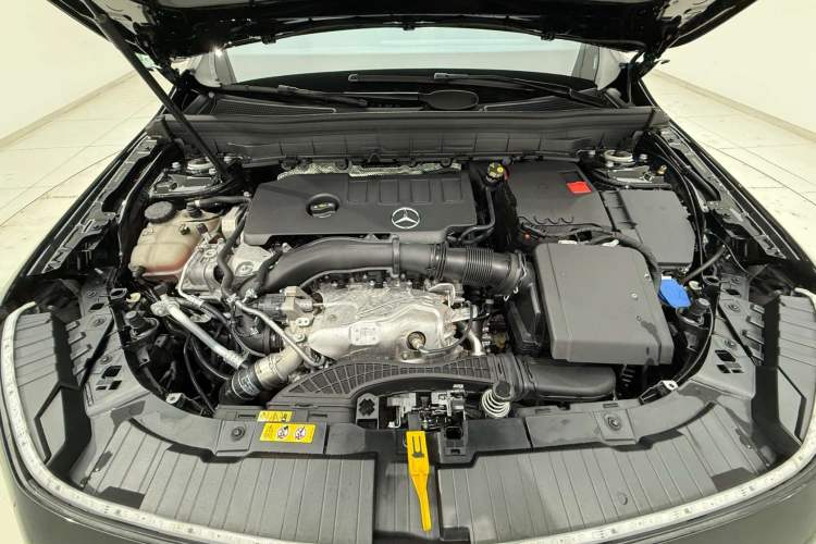 Used Mercedes-Benz GLB 2023 GLB 220 Fashion Model Engine Bay