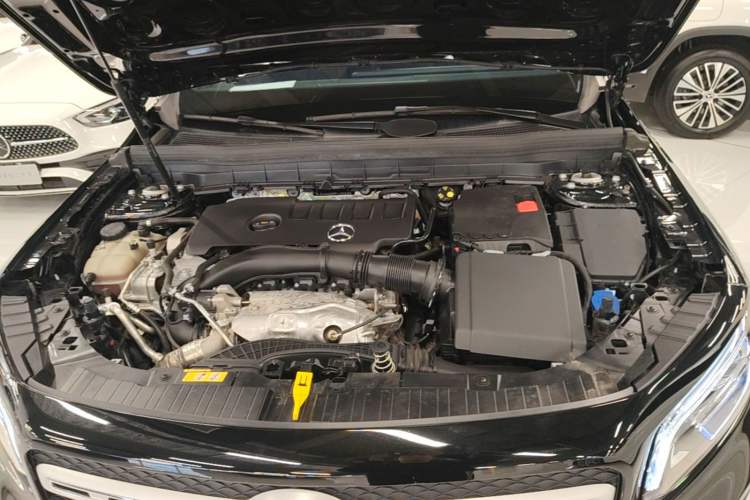 Used Mercedes-Benz GLB 2023 GLB 220 Fashion Model Engine Bay