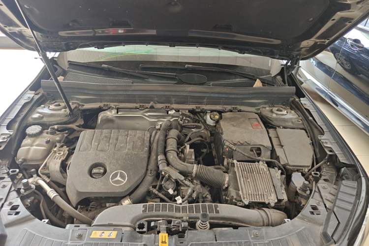 Used Mercedes-Benz GLB 2023 Refreshed GLB 200 Dynamic Edition Engine Bay