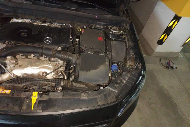 Used Mercedes-Benz GLB 2023 GLB 220 4MATIC Engine Bay Left
