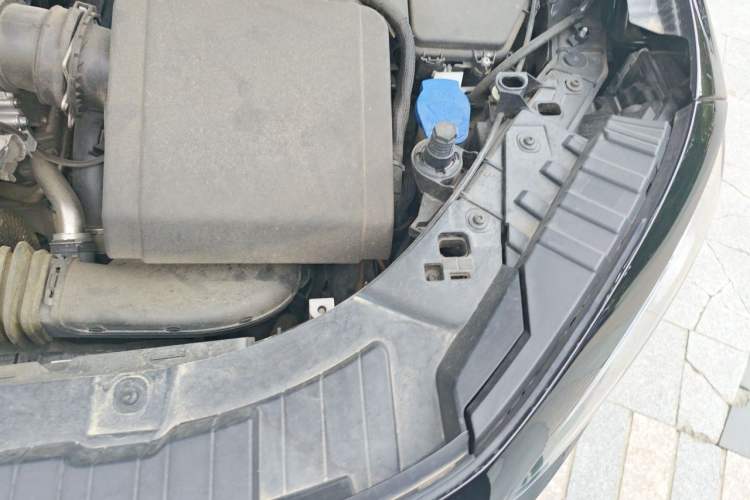 Used Mercedes-Benz GLB 2023 GLB 220 Fashion Model Engine Bay Left