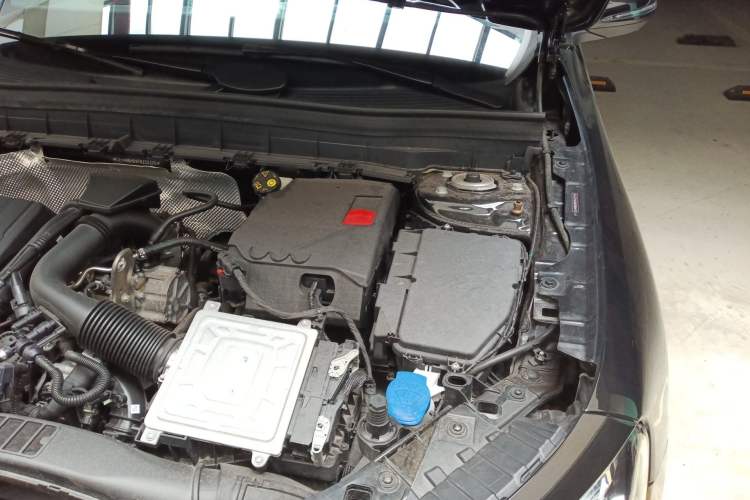 Used Mercedes-Benz GLB 2023 GLB 200 Dynamic Edition Engine Bay Left