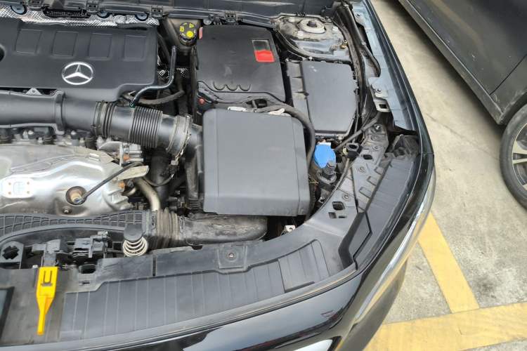 Used Mercedes-Benz GLB 2023 GLB 220 Fashion Model Engine Bay Left